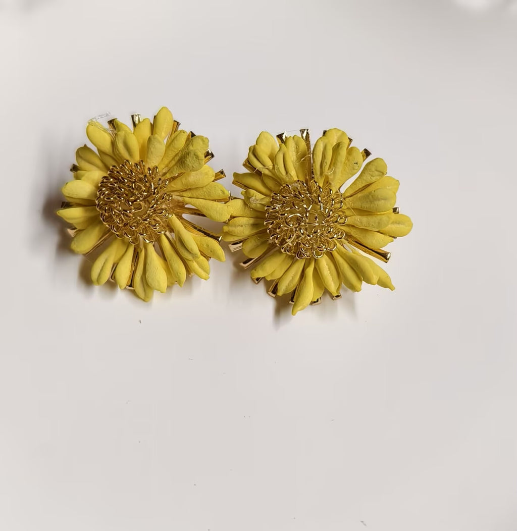 Lemon Yellow Daisy Gold Stud Earrings