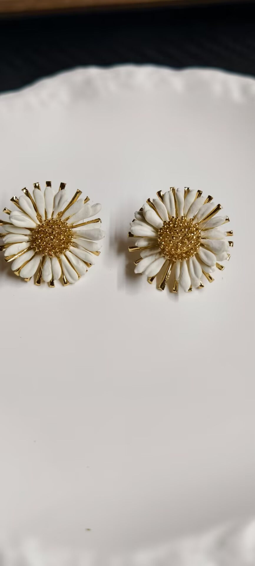 Pure White Daisy Gold Stud Earrings
