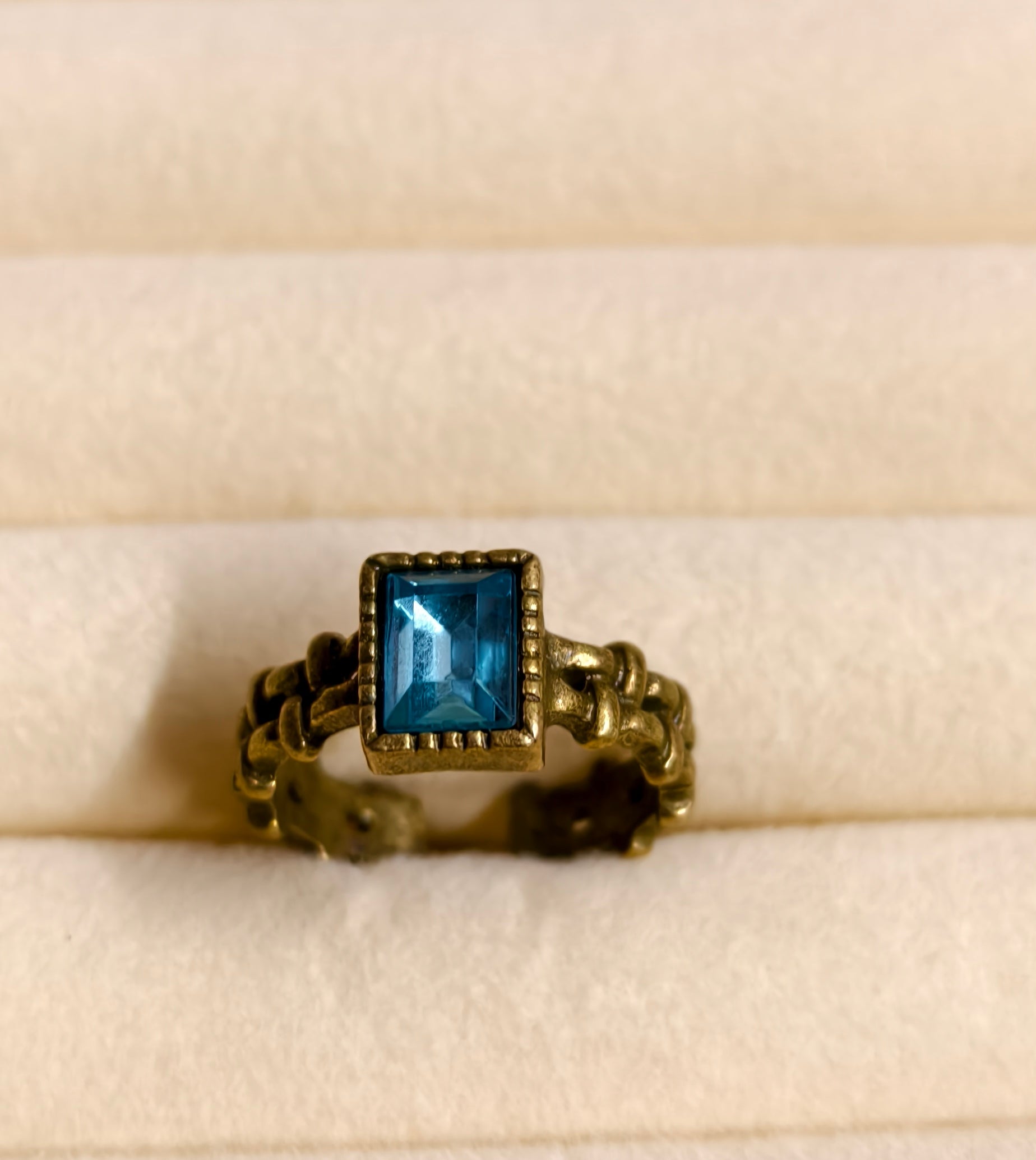 Vintage Sapphire Relic